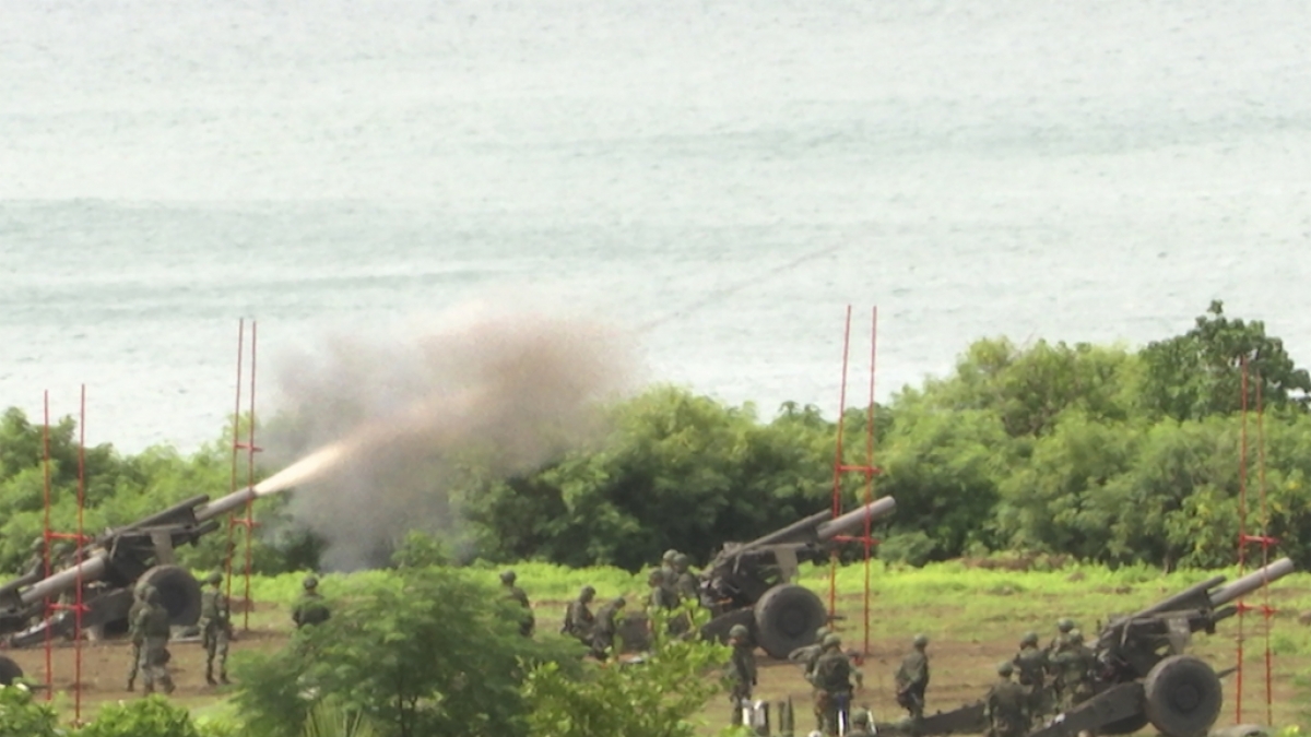 Das taiwanesische Milit&auml;r f&uuml;hrt Artillerie&uuml;bungen aus. (Foto)