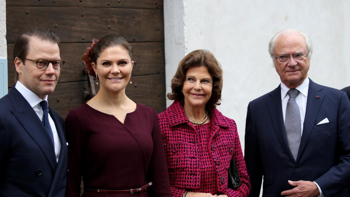 Prinz Daniel, Kronprinzessin Victoria, K&ouml;nigin Silvia und K&ouml;nig Carl Gustav von Schweden sorgten 2022 wieder f&uuml;r Schlagzeilen. (Foto)