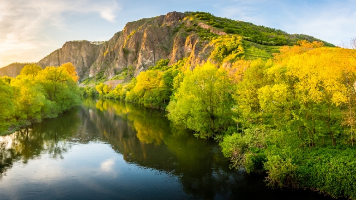 Der Rotenfels erlangt als Platz f&uuml;r Selbstm&ouml;rder traurige Bekanntheit. (Foto)