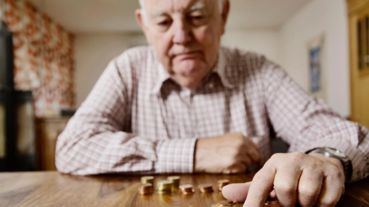 In der Rentenkasse fehlt jede Menge Geld. (Foto)