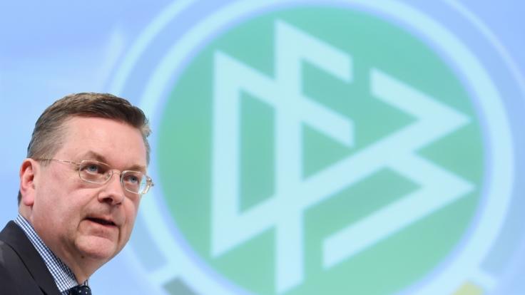 DFB-Präsident Reinhard Grindel hat sich nach dem Rücktritt von Mesut Özil erstmals öffentlich geäußert.