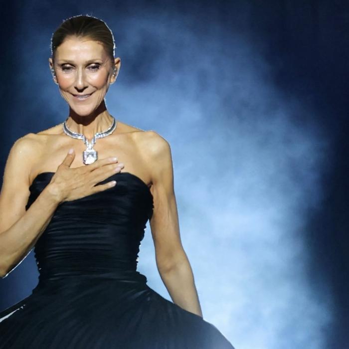 Kranker Superstar feierte Bühnen-Comeback - plötzlich stürzte sie