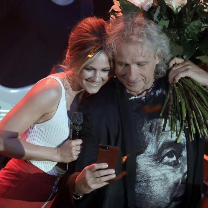 HIER zeigt uns Helene Fischer endlich ihren Baby-Bauch