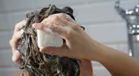 Ökotest hat feste Shampoos näher unter die Lupe genommen. (Symbolfoto)