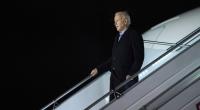 US-Präsident Joe Biden steigt im Februar 2023 in Warschau aus der Air Force One.