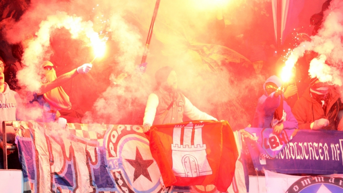 Auch die Fans vom Hamburger SV zeigen ihre Liebe zum Verein. (Symbolbild) (Foto)