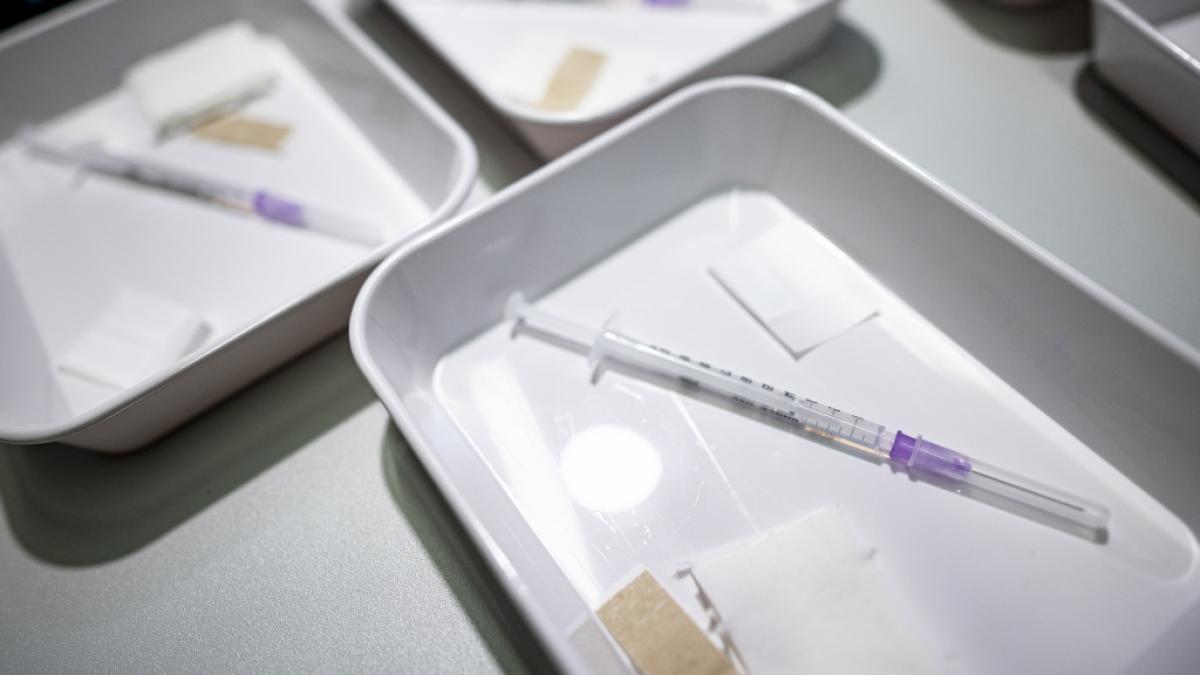 Eine allgemeine Impfpflicht gegen die Coronavirus-Pandemie scheint vom Tisch - eine verpflichtende Corona-Impfung f&uuml;r alle ab 60 Jahren k&ouml;nnte als Kompromiss greifen. (Foto)