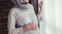 Ein Rassist hat auf eine hochschwangere Muslimin eingeprügelt.