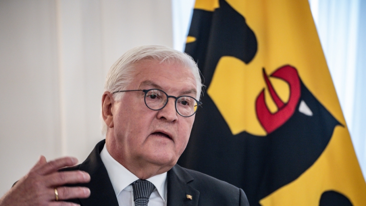 Frank-Walter Steinmeier stimmte die Deutschen in einer Grundsatzrede auf "raue Jahre" ein. (Foto)