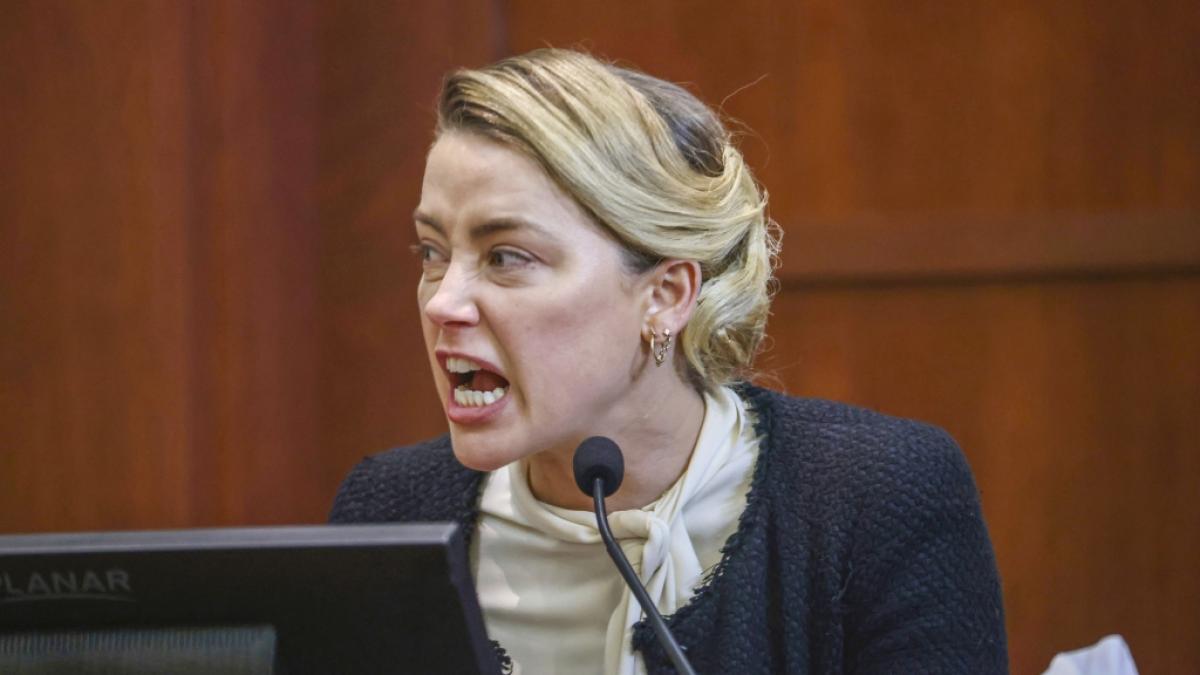 Das verr&auml;t Amber Heard mit ihrer K&ouml;rpersprache. (Foto)