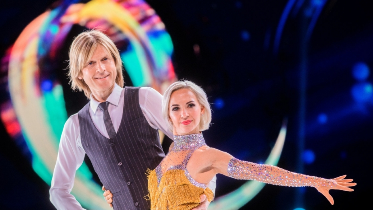 Annette Dytrt steht bei "Dancing on Ice" mit John Kelly vor der Kamera. (Foto)