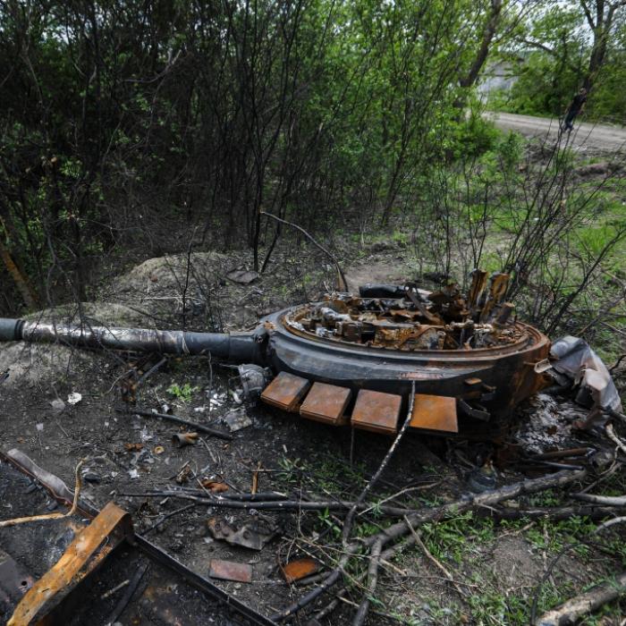 Mega-Explosion im Video! Panzer und Munitionslager in die Luft gejagt