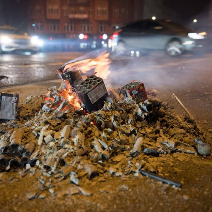 Erstes Jahreswechsel-Fazit - Einsatzkräfte verletzt, Hunderte Festnahmen
