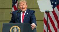 Bei einem Empfang in Dublin riss Donald Trump Witze darüber, dass seine Ehefrau Melania mit Abwesenheit glänzte.