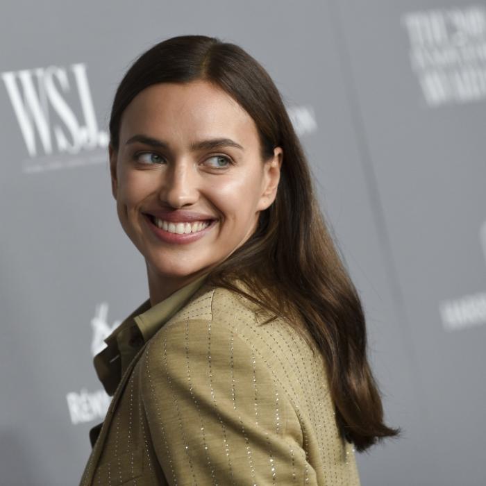 Klamotten vergessen! Ist es zu heiß, Irina?