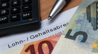 Bei einer kleinen Gehaltserhöhung ist der Unterschied vor allem nach den Abzügen kaum noch zu erkennen.