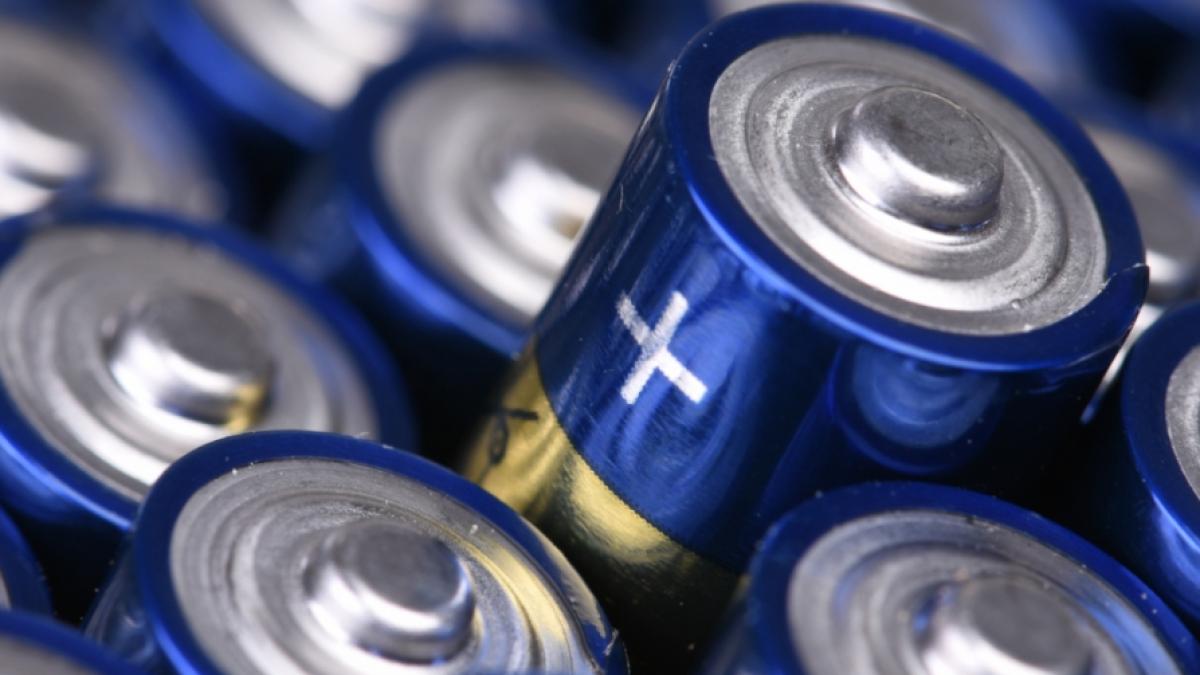 Ein Einj&auml;hriger verschluckte eine Batterie und verbrannte innerlich. (Foto)