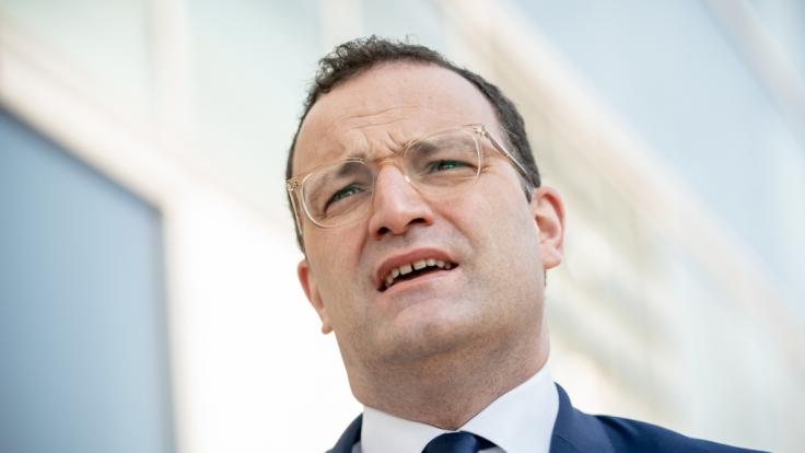 Sollte Jens Spahn als Bundesgesundheitsminister zurücktreten.