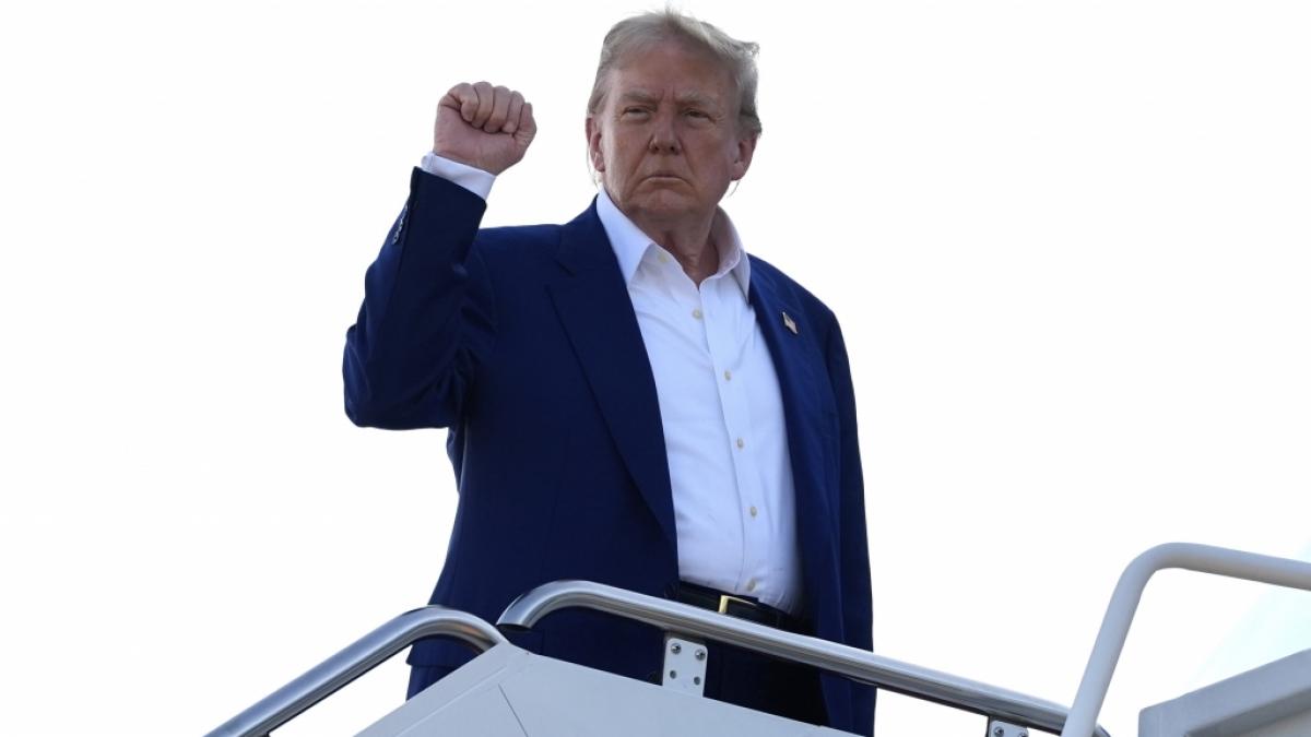 Kurz vor Abflug nach Den Haag &uuml;berrascht Donald Trump mit einem wirren Nato-Statement. (Foto)