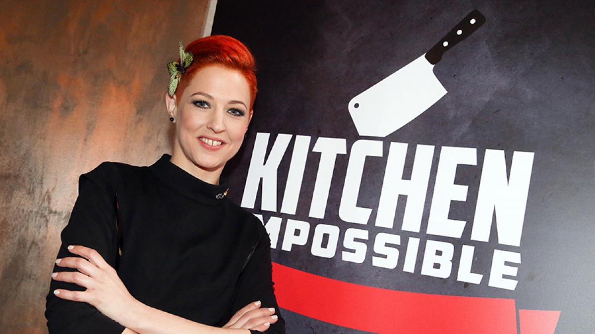 Meta Hiltebrand duellierte sich unter anderem mit Tim M&auml;lzer in der Kochshow "Kitchen Impossible". (Foto)