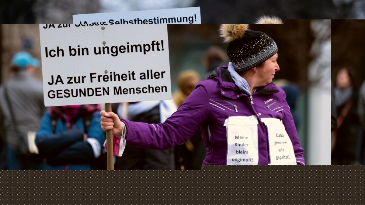Coronama&szlig;nahmen-Gegner stie&szlig;en unter dem Twitter-Trend #IchbinStaatsfeind auf reichlich Gegenwind. (Foto)