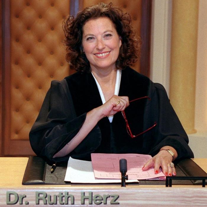 RTL trauert um TV-Richterin (79)! Fans sind geschockt