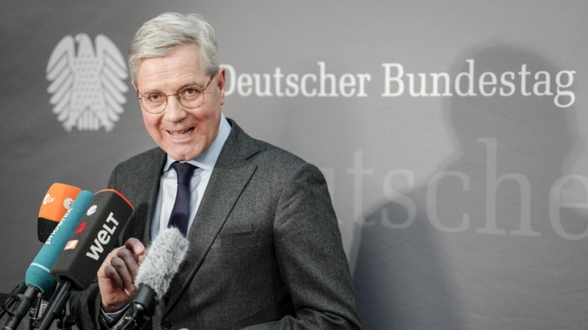 CDU-Au&szlig;enpolitiker Norbert R&ouml;ttgen dr&auml;ngt auf eine rasche Entscheidung der Bundesregierung f&uuml;r weitere Waffenlieferungen in die Ukraine. (Foto)