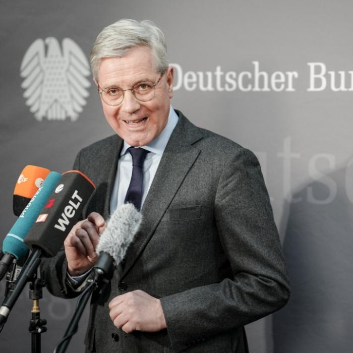 CDU-Außenpolitiker warnt: DAS spielt Putin in der Ukraine in die Karten