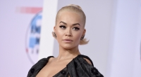 Sängerin Rita Ora verliert auf Instagram beinahe den Rock.