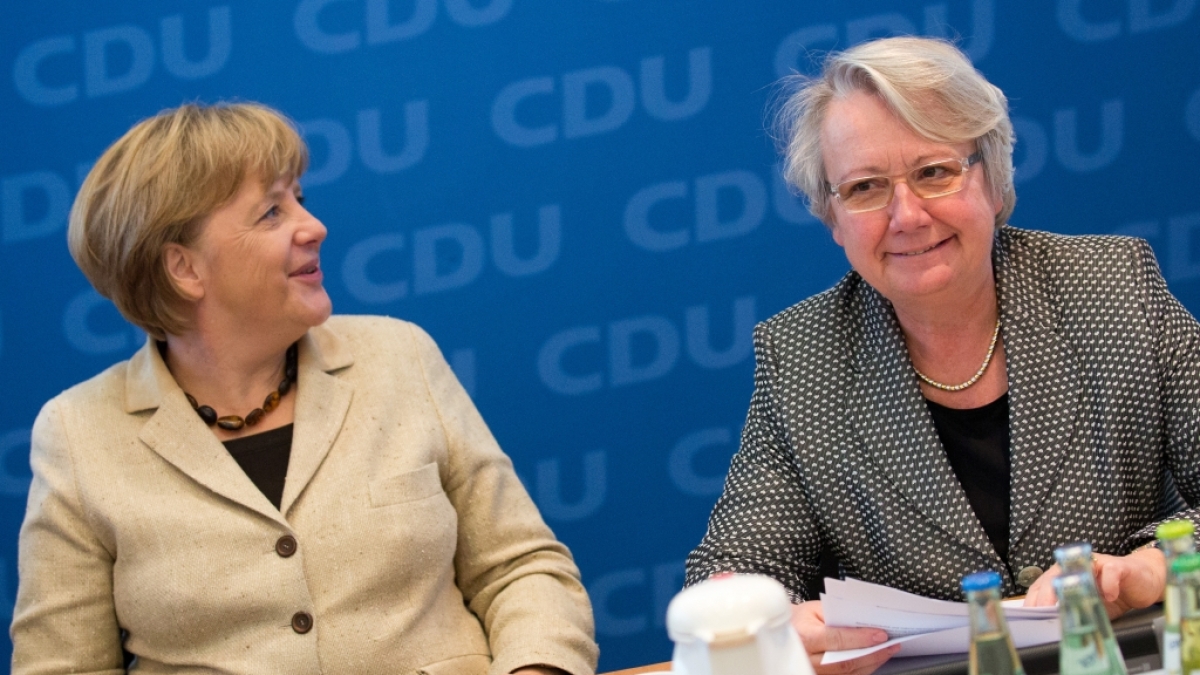 Ex-Bildungsministerin Annette Schavan und Angela Merkel sind auch privat befreundet. (Foto)