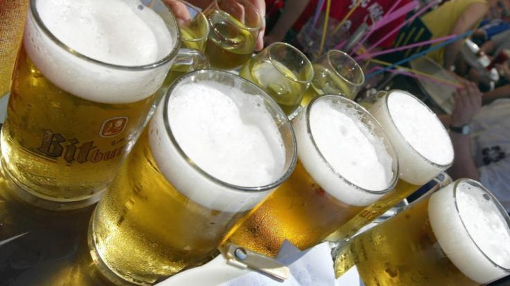Am Biervorrat sollte es bei der Mallorca-Eröffnung nicht mangeln.