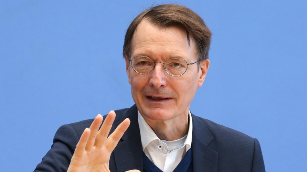 Krankheitsbedingt musste Karl Lauterbach seinen Auftritt im ARD-Talk "maischberger. die woche" absagen. (Foto)