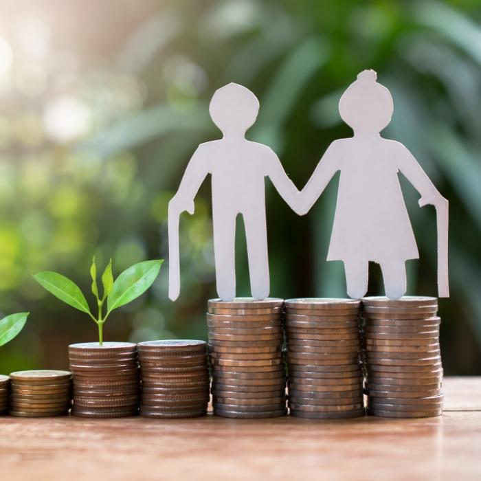 Maue Renten! So lange müssten Angestellte für eine Beamten-Pension arbeiten