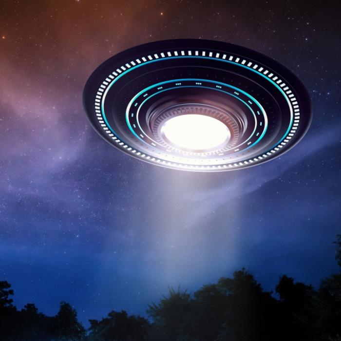 Ufo schaltet 10 Atomsprengköpfe auf US-Militärbasis aus