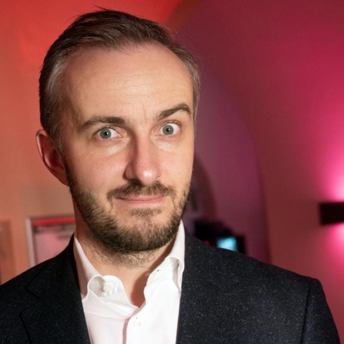 Jan Böhmermann fordert Knallhart-Lockdown JETZT