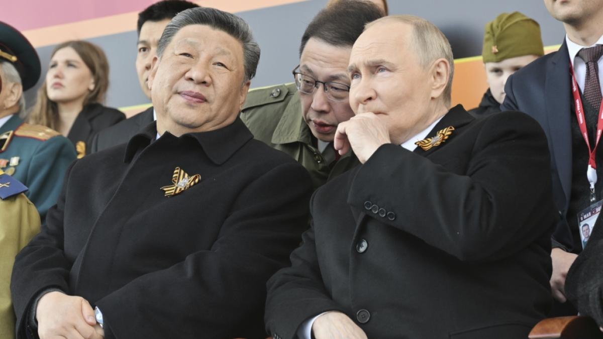 Xi Jinping und Wladimir Putin bei der Siegesparade in Moskau. (Foto)