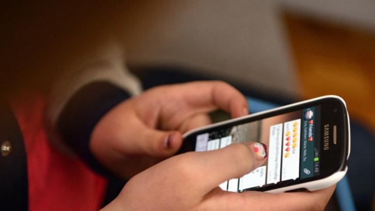 Ein 55-jähriger Lastwagenfahrer soll eine 12-Jährige im Landkreis Aschaffenburg zum Sex mit ihm verleitet haben.