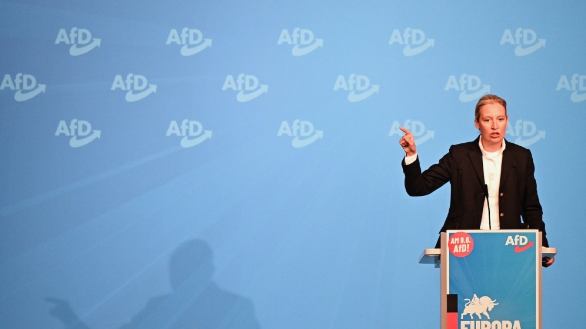 Alice Weidel, Bundessprecherin der AfD, spricht w&auml;hrend des AfD-Landesparteitags zu Parteimitgliedern. (Foto)