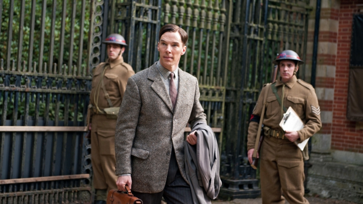 Der brillante Mathematikprofessor Alan Turing (Benedict Cumberbatch) stellt sich beim britischen Milit&auml;r in der Spionagezentrale Bletchley Park vor. Er m&ouml;chte die deutsche Chiffriermaschine Enigma knacken. (Foto)