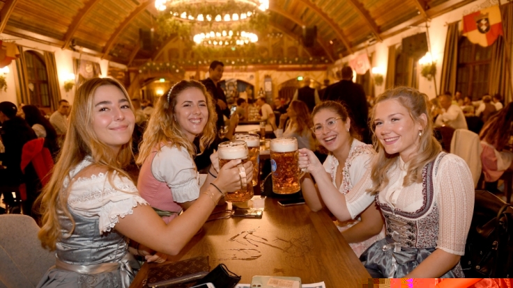 Oktoberfest 2021 Abgesagt No Zapft Is So Reagieren Fans Auf Das Wiesn Aus News De