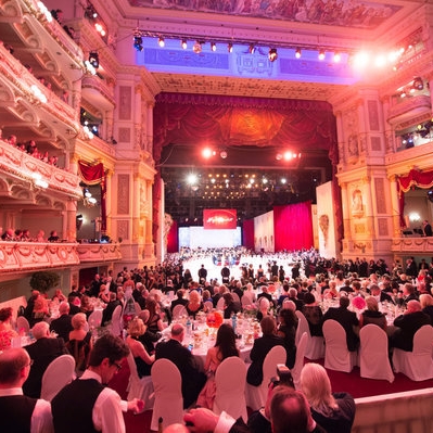 DIESER Prinz erhält den Orden beim Semperopernball 2017