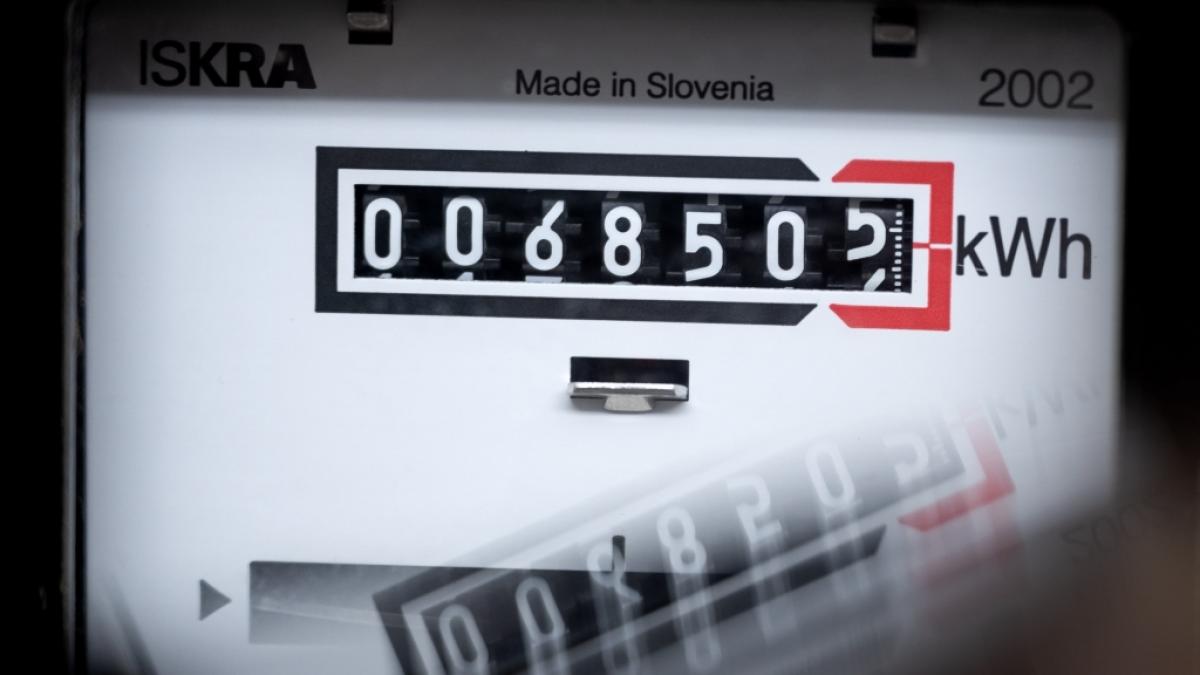 Steigende Strompreise und kein Ende: Auch 2023 werden Verbraucherinnen und Verbraucher ordentlich zur Kasse gebeten. (Foto)