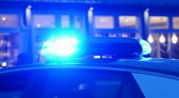 Ein Streifenwagen an einem Einsatzort: In Heringen wurde eine Säuglingsleiche in einem Wohnhaus entdeckt.