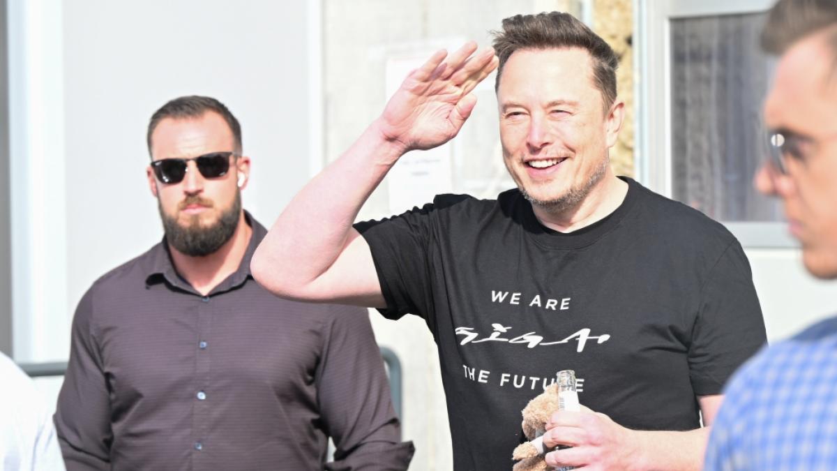 Tesla-Chef Elon Musk bei einem Besuch in Berlin-Brandenburg. (Foto)