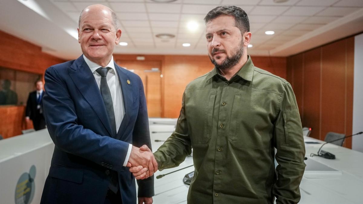 Olaf Scholz und Wolodymyr Selenskyj im Oktober 2023. (Foto)