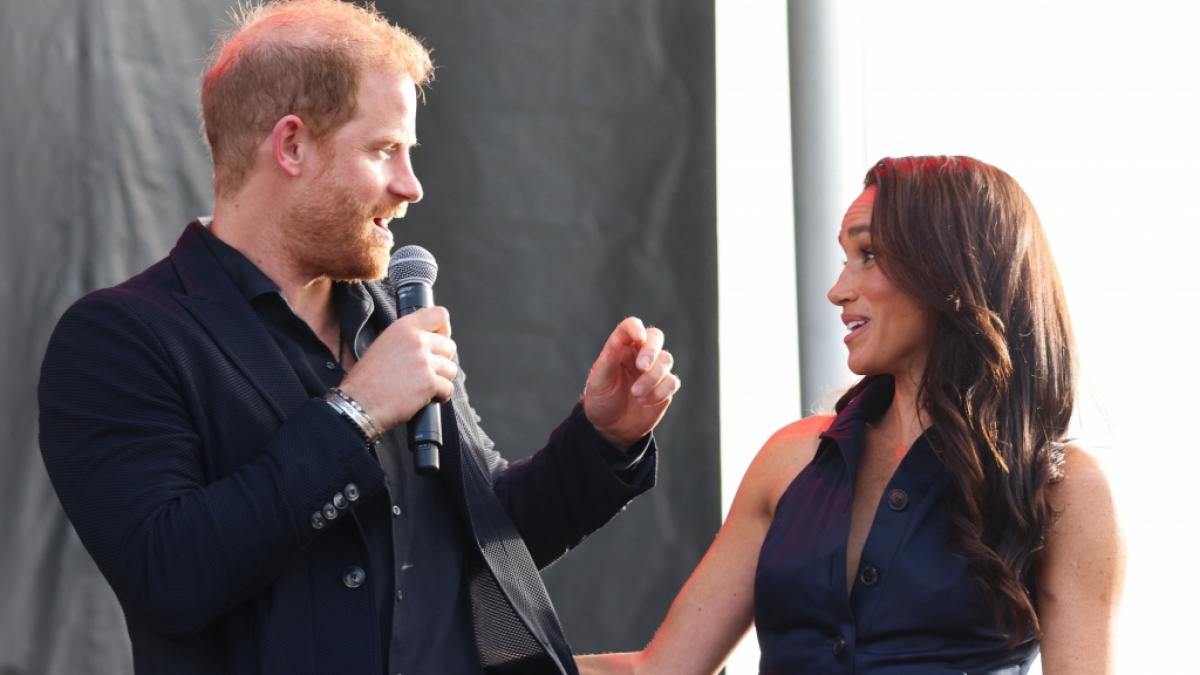 Mit ihrer &uuml;berraschenden R&uuml;ckkehr nach Gro&szlig;britannien sorgten Prinz Harry und Meghan Markle f&uuml;r einigen Wirbel in der Royals-Welt. (Foto)