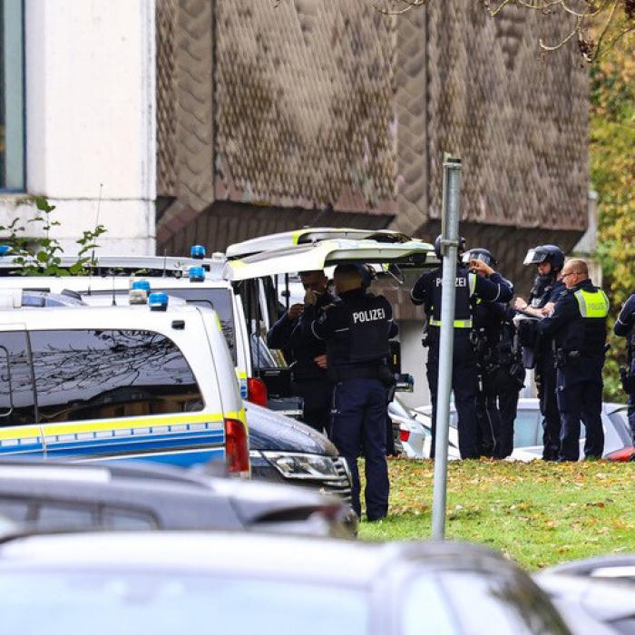 Amok-Alarm an Schule in Hagen - Schüler noch im Gebäude