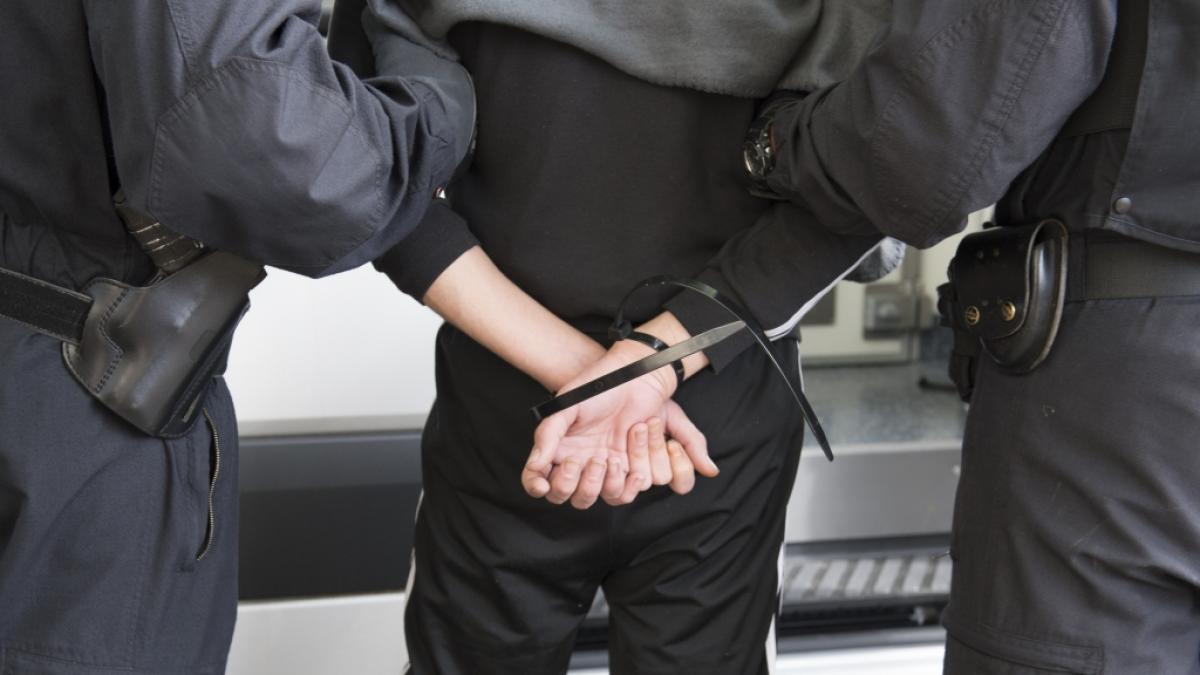 Der Verlobte des 18-j&auml;hrigen Opfers wurde bereits festgenommen (Symbolbild). (Foto)