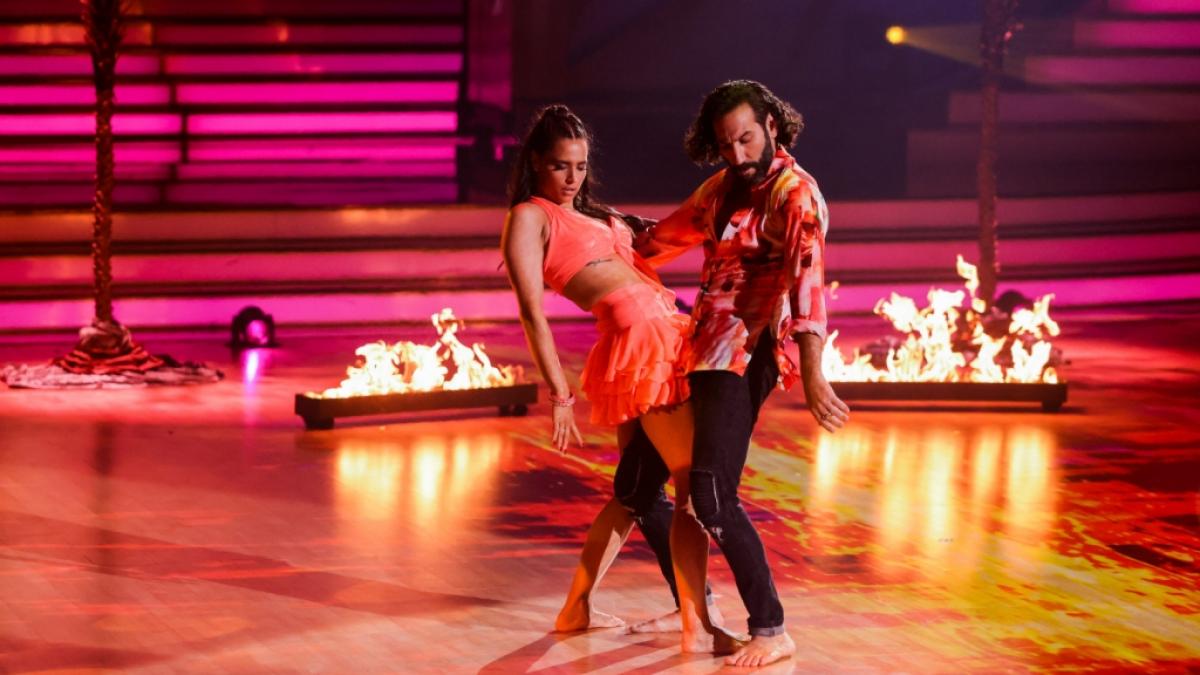 Im Viertelfinale von "Let's Dance" 2022 d&uuml;rfte das Tanzparkett gl&uuml;hen, wenn Amira Pocher und Massimo Sinato ihre Tanzk&uuml;nste zeigen. (Foto)