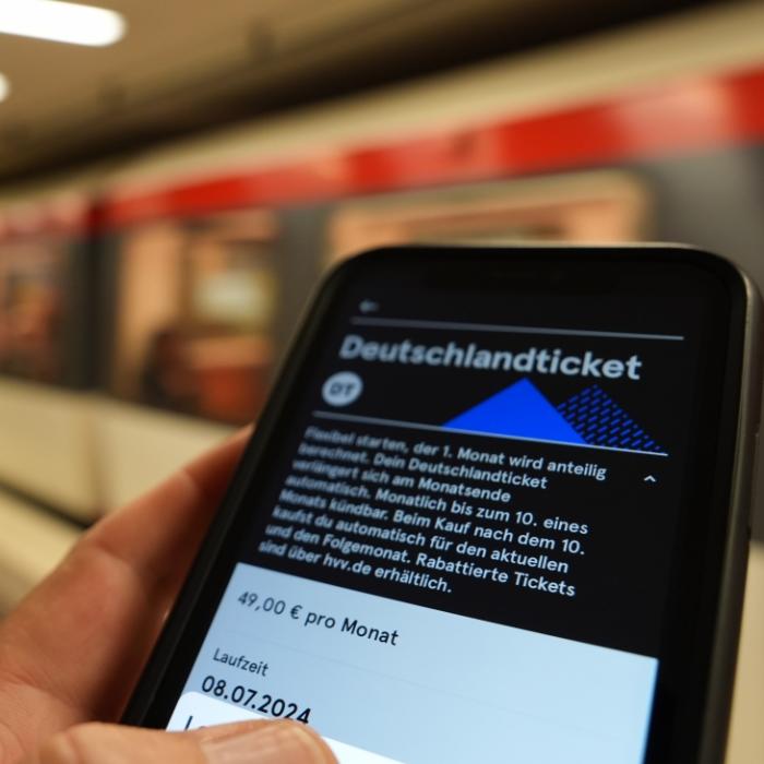 Die Betrugsfälle mit dem Deutschlandticket häufen sich offenbar.